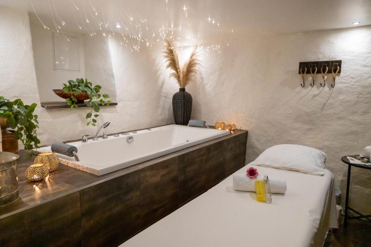 Hotell Treetop Hangout &