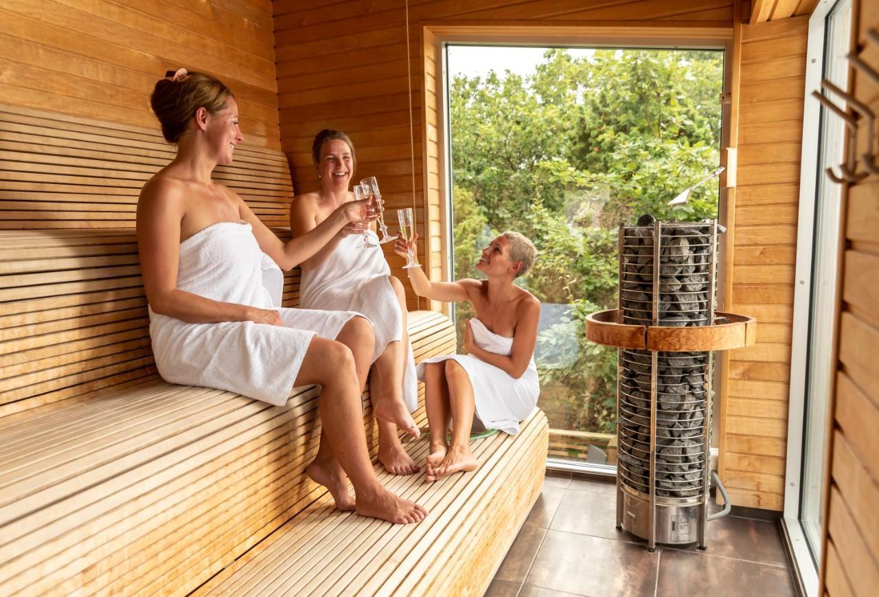 Treetop Hangout & Hotell 3*